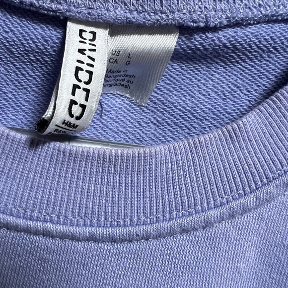 Divided sweater, size large - Picture 2 of 4